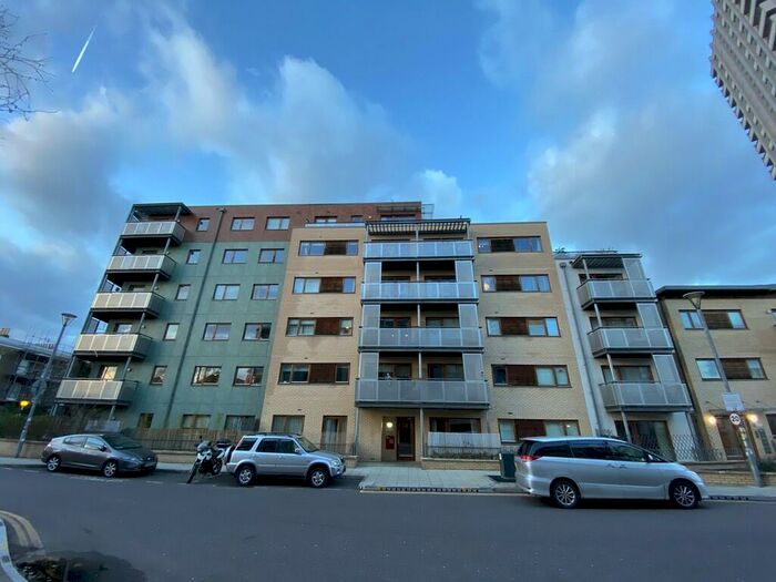 2 Bedroom Apartment To Rent In Trevithick Way, London, E3