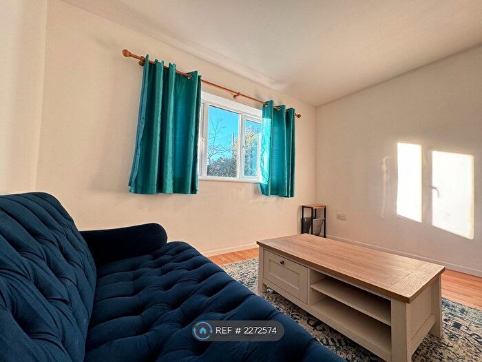 1 Bedroom Flat To Rent In Loughborough Road, West Bridgford, Nottingham, NG2