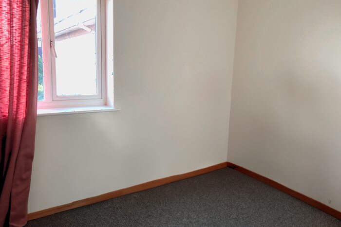 2 Bedroom Flat To Rent In New Chester Road, Birkenhead, Wirral, Merseyside, CH42