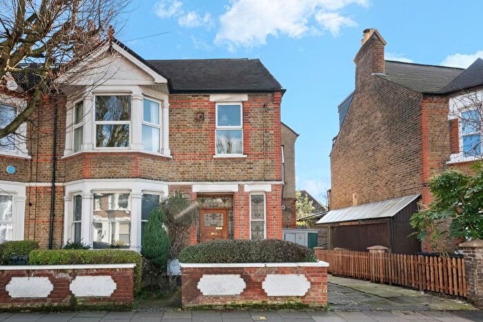 1 Bedroom Flat For Sale In Elthorne Park Road, London, W7