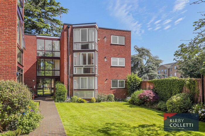 3 Bedroom Apartment To Rent In Park View, Hoddesdon, EN11