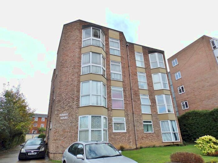 1 Bedroom Flat To Rent In Adelaide Road, Surbiton, KT6