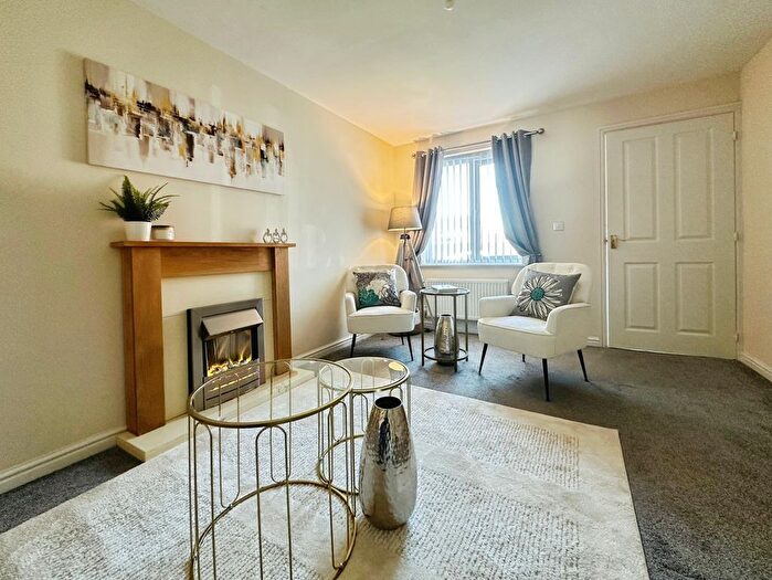 3 Bedroom Detached House For Sale In Halls Close, Manchester, M26