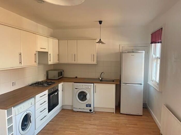 2 Bedroom Flat To Rent In Codrington Hill, London, SE23