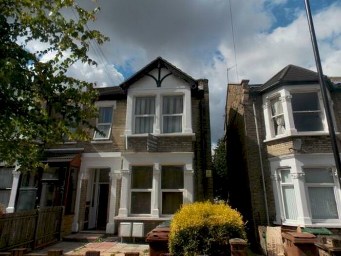 Studio To Rent In Poppleton Road, Leytonstone, London, E11