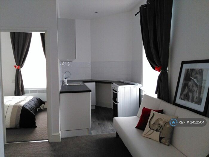 Studio To Rent In Ilkeston, Ilkeston, DE7