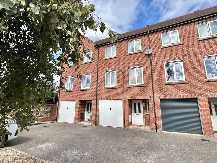 3 Bedroom Terraced House For Sale In Cobham Road, Blandford Forum, Dorset, DT11