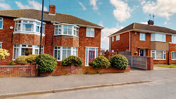 3 Bedroom Semi Detached House For Sale In Croft Road, Doncaster, DN4