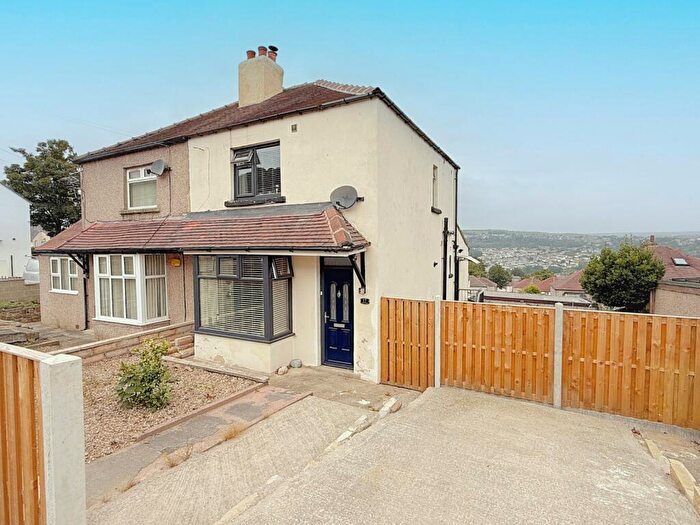 2 Bedroom Semi Detached House For Sale In Lynden Avenue, Shipley, BD18