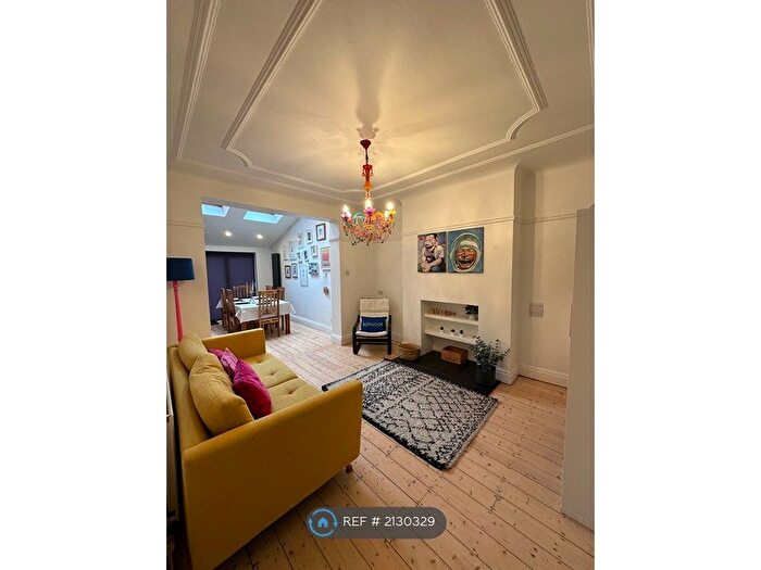 4 Bedroom Semi-Detached House To Rent In Barlow Moor Road, Manchester, M21