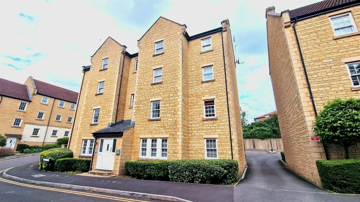 2 Bedroom Flat To Rent In Fuller Close, Chippenham, SN15