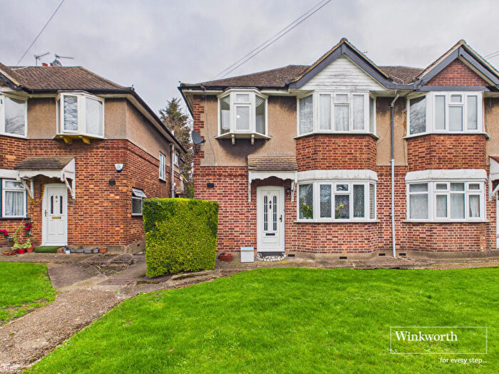 2 Bedroom Maisonette For Sale In Lowther Road, Stanmore, Middlesex, HA7