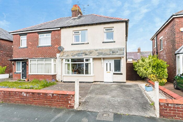 3 Bedroom Semi Detached House For Sale In Holmefield Road, Lytham St. Annes, Lancashire, FY8
