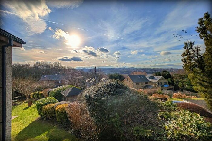 4 Bedroom Detached House For Sale In New Street, Clifton, Brighouse, West Yorkshire, HD6