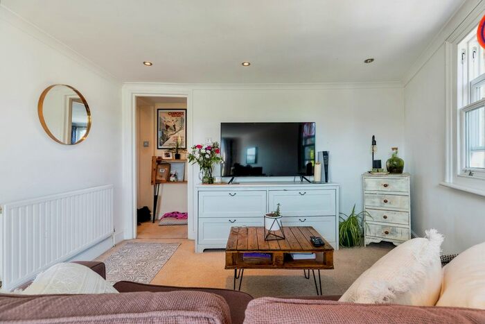 1 Bedroom Flat To Rent In Union Road, London, SW4