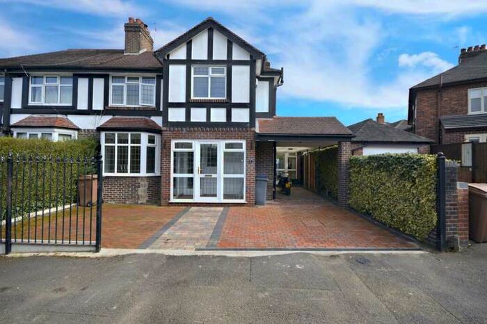 3 Bedroom Semi-Detached House To Rent In Stuart Avenue, Trentham, Stoke-on-trent, ST4