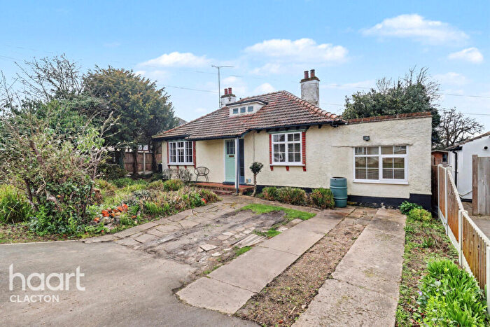 3 Bedroom Detached Bungalow For Sale In Sladburys Lane, Clacton-On-Sea, CO15