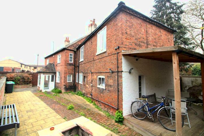 8 Bedroom House To Rent In Church Street, Lenton, Nottingham, NG7
