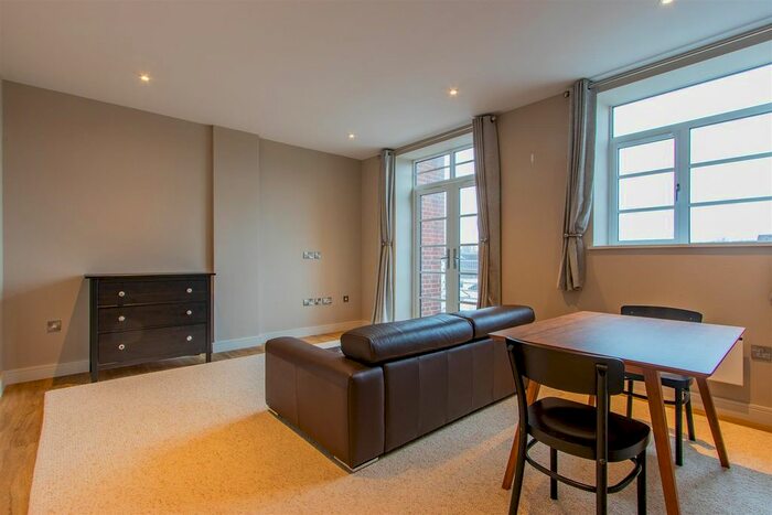 1 Bedroom Flat To Rent In Romilly Crescent, Canton, Cardiff, CF11