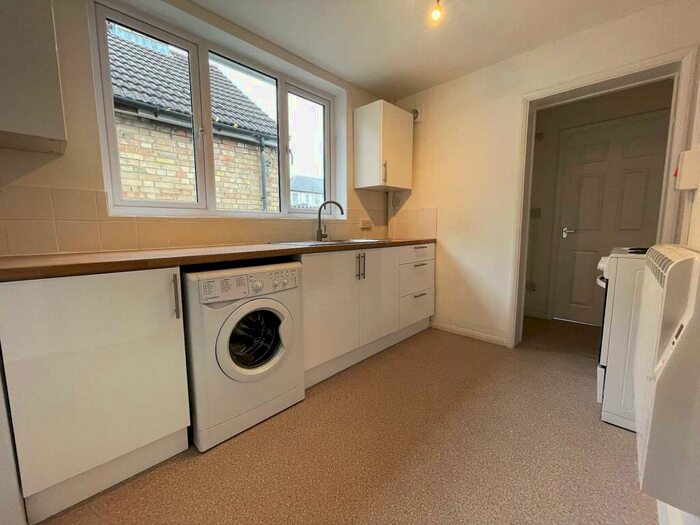 1 Bedroom Apartment To Rent In Peabody Road, North Camp, Farnborough, GU14