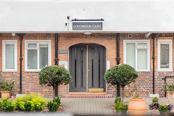 1 Bedroom Flat For Sale In Coronation Court, Brewster Gardens, North Kensignton, W10
