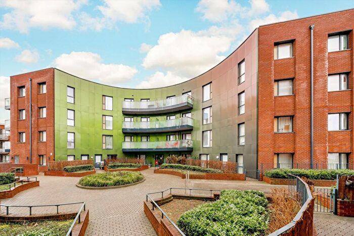 1 Bedroom Flat For Sale In Beames Road, Willesden Green, NW10