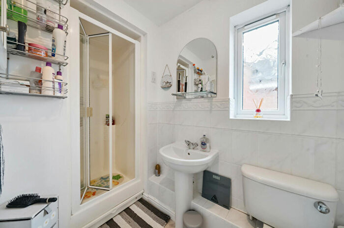 4 Bedroom Detached House For Sale In Lynams, Church Crookham, Fleet, GU52