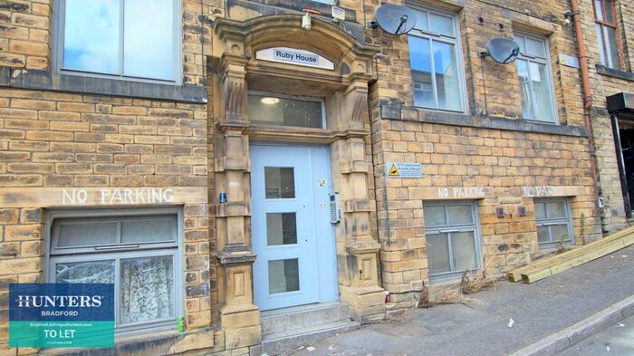 1 Bedroom Flat To Rent In Ruby House, Dyson Street, Bradford, West Yorkshire, BD1