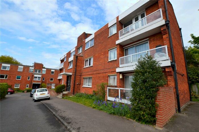 2 Bedroom Apartment To Rent In The Woodlands, London, SE19