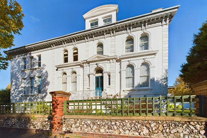 1 Bedroom Maisonette For Sale In Devonshire Place, Eastbourne, BN21