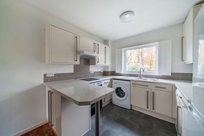 3 Bedroom Terraced House For Sale In Grove Road, Shepperton, TW17