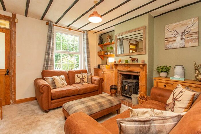 2 Bedroom Cottage For Sale In Park Lane, Preston, CT3