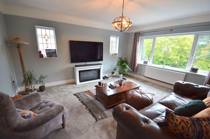 2 Bedroom Flat To Rent In Cooper Dean Drive, Bournemouth, BH8