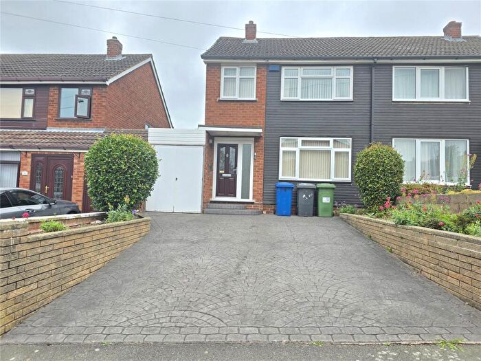 3 Bedroom Semi-Detached House For Sale In Hedging Lane, Wilnecote, Tamworth, Staffordshire, B77