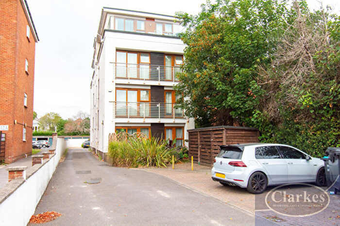 2 Bedroom Flat For Sale In Park Towers, Richmond Park Road, Queens Park, Bournemouth, Dorset, BH8