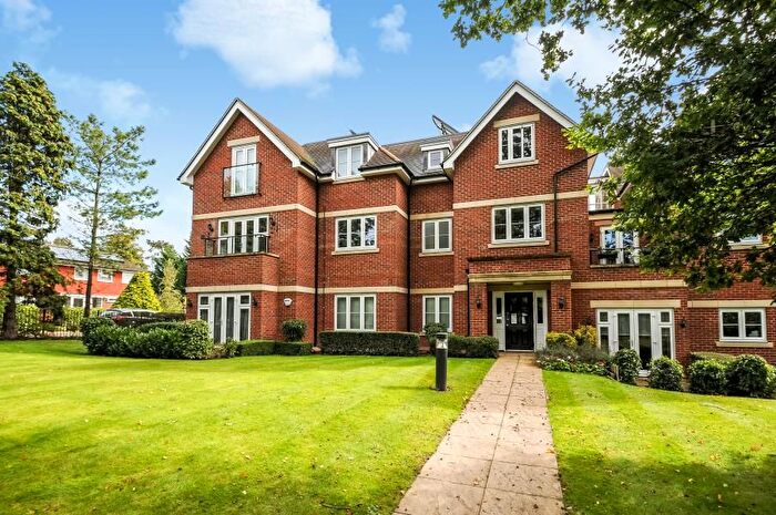 2 Bedroom Flat To Rent In Brookdene Drive, Northwood, HA6