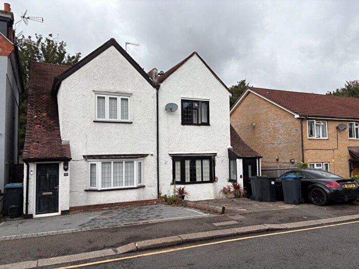 2 Bedroom Cottage To Rent In Reddown Road, Coulsdon, CR5