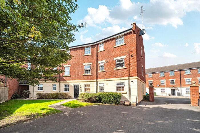 2 Bedroom Flat For Sale In Watermint Drive, Tuffley, Gloucester, Gloucestershire, GL4
