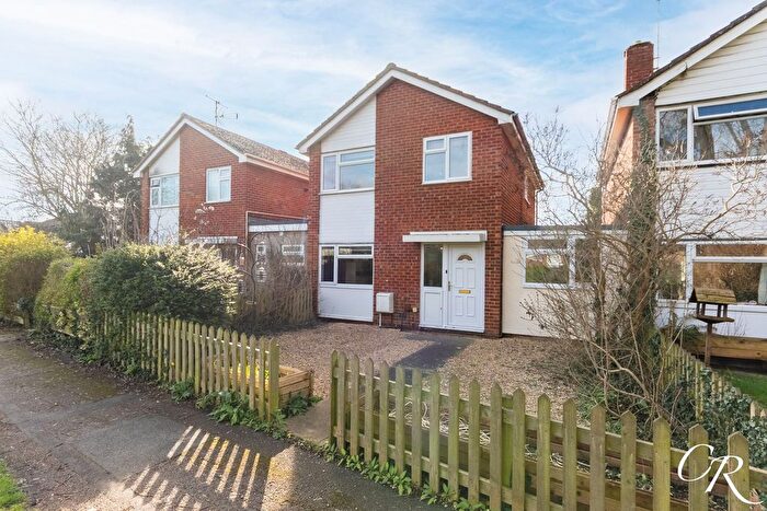 3 Bedroom Link Detached House For Sale In Distel Close, Wyman's Brook, GL50