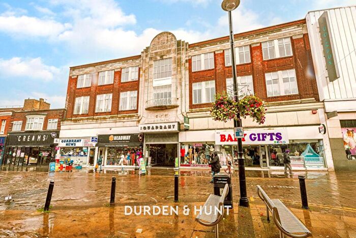 2 Bedroom Apartment For Sale In South Street, Romford, RM1