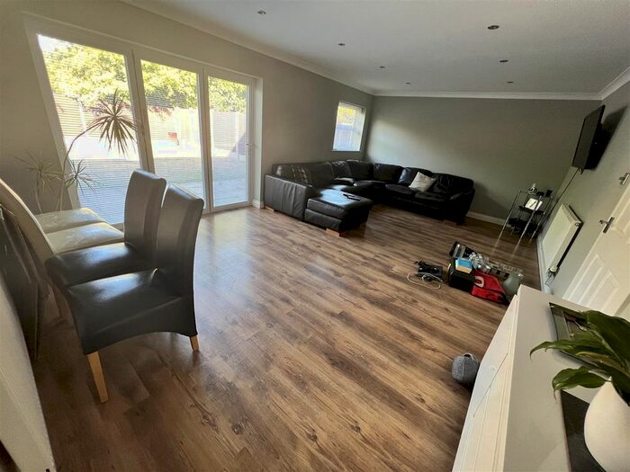 3 Bedroom Detached House To Rent In Violet Grove, Hucknall, Nottingham, NG15