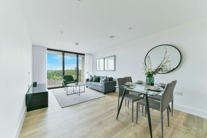 2 Bedroom Flat To Rent In Epsom House, Fairfield Avenue, Staines Upon Thames, TW18