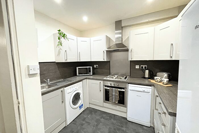 1 Bedroom Flat To Rent In Cobham Close, Wallington, SM6