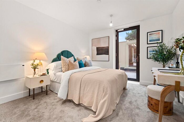 2 Bedroom Apartment For Sale In Carnival Place, Wellington Road, Wokingham, Berkshire, RG40