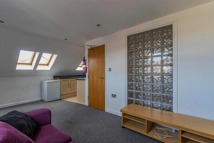 1 Bedroom Flat To Rent In Brook Street, Cardiff, CF11