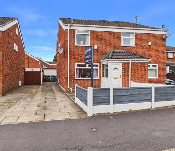 3 Bedroom Semi Detached House For Sale In Stour Road, Tyldesley, M29