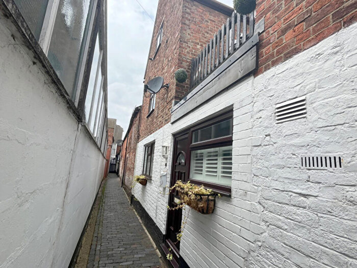 3 Bedroom Terraced House For Sale In Stephens Alley, Tewkesbury, GL20