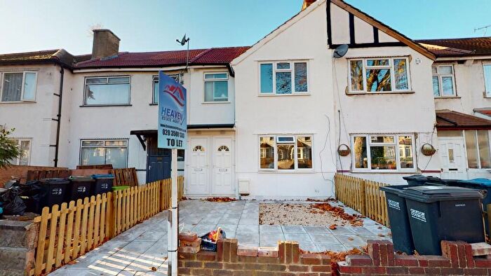 2 Bedroom Apartment To Rent In Two Bed Flat To Rent On Thornton Road, CR0