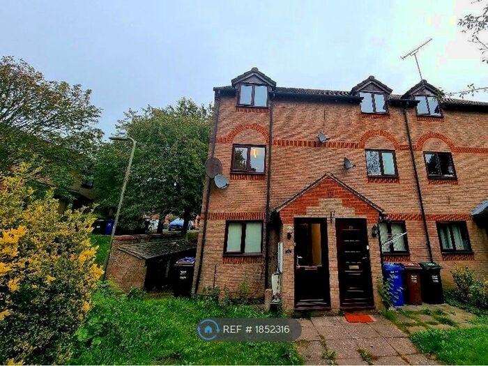 2 Bedroom Maisonette To Rent In Ivatt Walk, Banbury, OX16