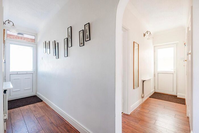 2 Bedroom Detached Bungalow For Sale In Grand Avenue, Pakefield, NR33